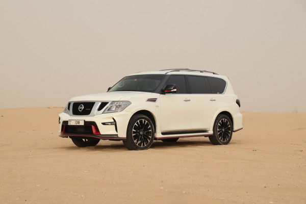 أبيض Nissan Patrol Nismo, 2018 للإيجار في دبي 0