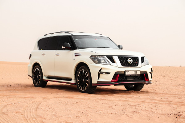 Blanc Nissan Patrol Nismo, 2018 à louer à Dubaï 3
