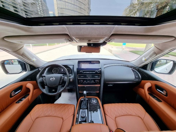 白色 Nissan Patrol V8 Platinum, 2022 迪拜汽车租凭 9