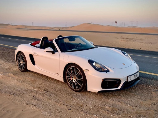 白色 Porsche Boxster GTS, 2017 迪拜汽车租凭 2