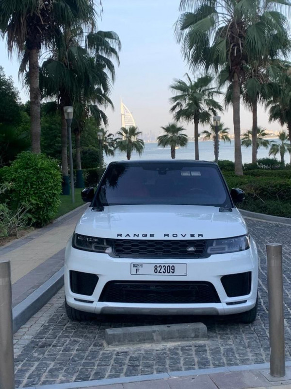 Blanc Range Rover Sport, 2020 à louer à Dubaï 1