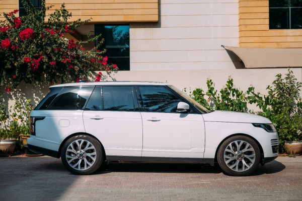 White Range Rover Vogue, 2020 for rent in Dubai 4