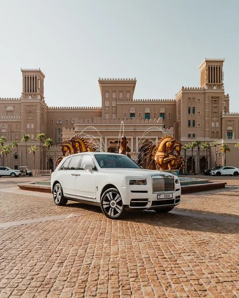 Аренда Белый Rolls Royce Cullinan, 2022 в Дубае 4