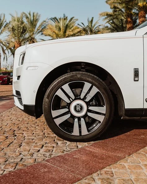 Аренда Белый Rolls Royce Cullinan, 2022 в Дубае 8