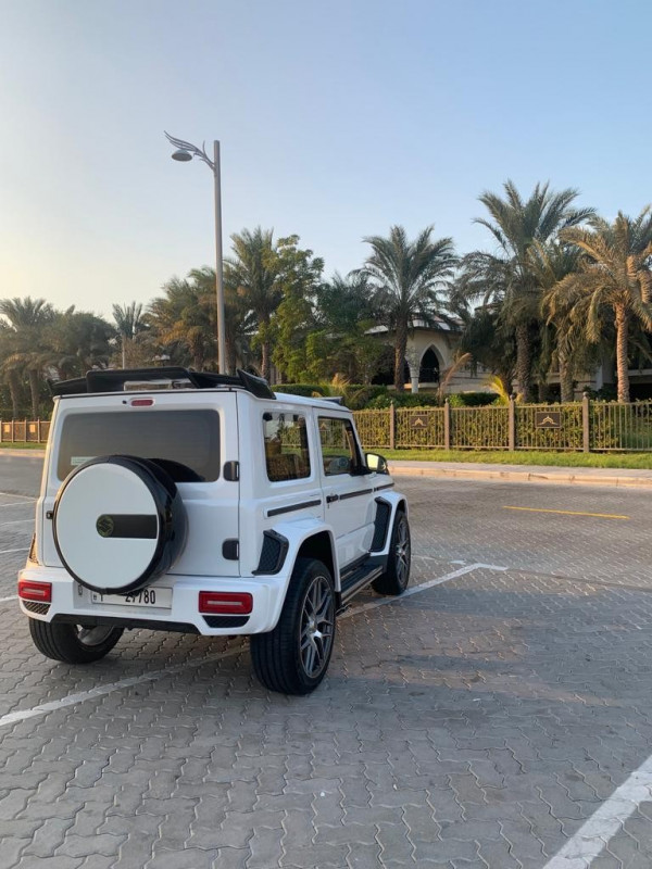 أبيض Suzuki Jimny Brabus, 2021 للإيجار في دبي 2