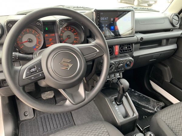 Blanc Suzuki Jimny, 2022 à louer à Dubaï 2