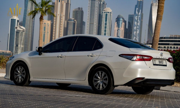 White Toyota Camry, 2019 for rent in Dubai 0