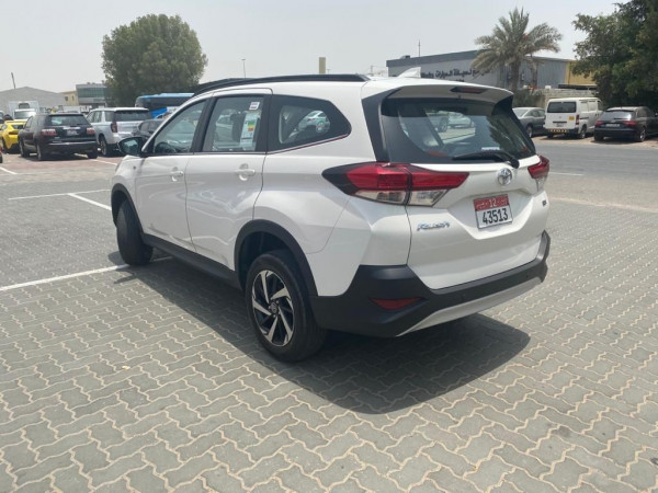 白色 Toyota Rush, 2021 迪拜汽车租凭 0