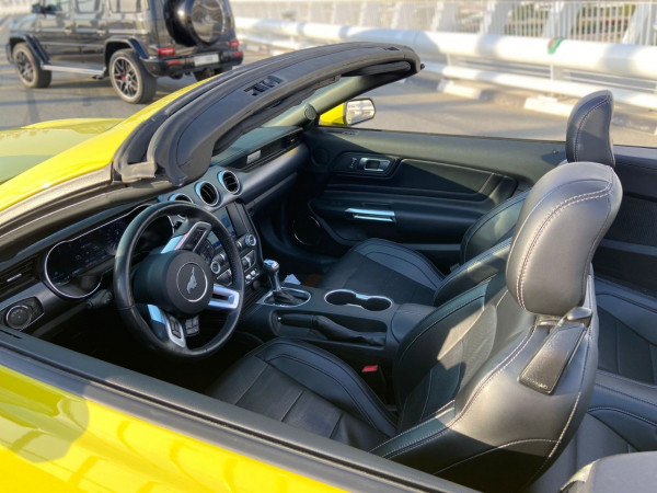 Аренда Желтый Ford Mustang Eco Boost cabrio, 2019 в Дубае 0