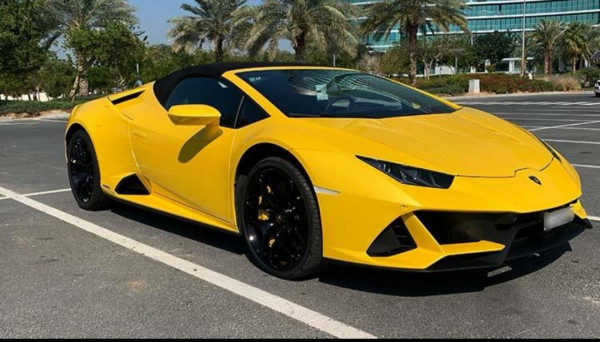 الأصفر Lamborghini Evo Spyder, 2022 للإيجار في دبي 0