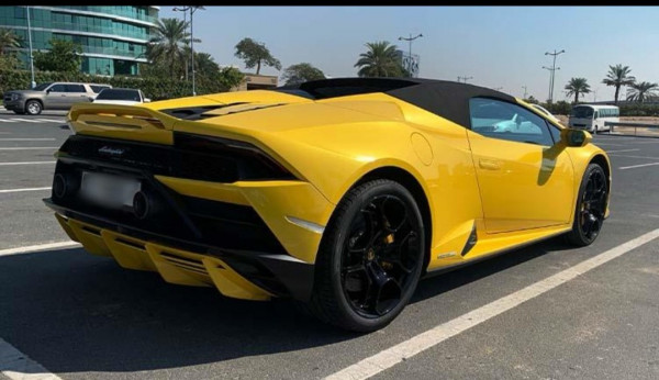 الأصفر Lamborghini Evo Spyder, 2022 للإيجار في دبي 3