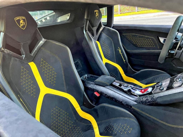 الأصفر Lamborghini Huracan Performante, 2018 للإيجار في دبي 3