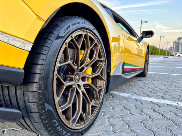 الأصفر Lamborghini Huracan Performante, 2018 للإيجار في دبي 5