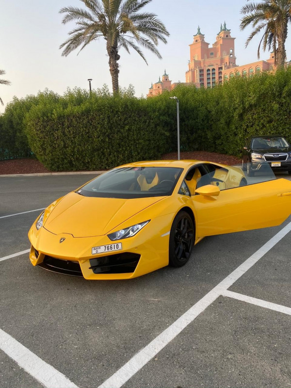 الأصفر Lamborghini Huracan, 2019 للإيجار في دبي 0