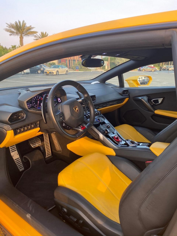 الأصفر Lamborghini Huracan, 2019 للإيجار في دبي 2
