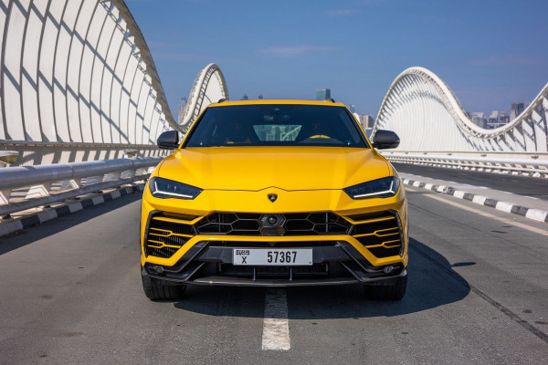 الأصفر Lamborghini Urus, 2021 للإيجار في دبي 0