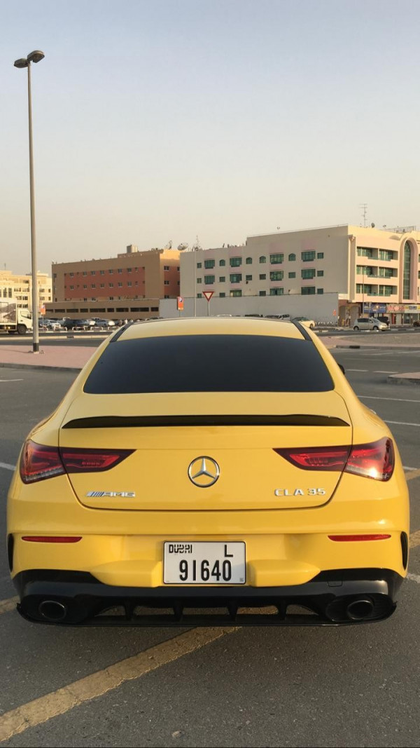 الأصفر Mercedes CLA 35AMG, 2021 للإيجار في دبي 4