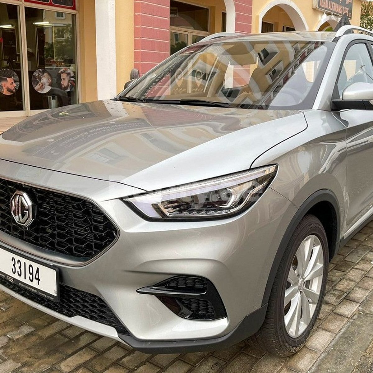 alquila-un-mg-zs-gris-2022-id-04618-en-dubai-renty-ae