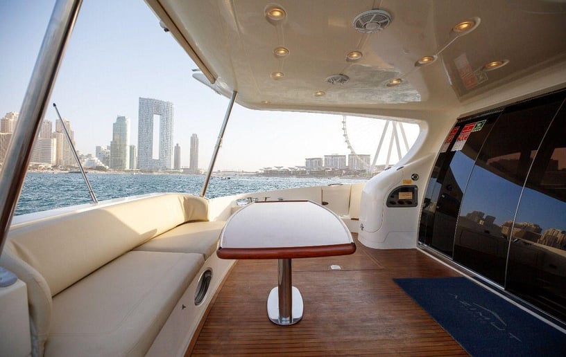 Motorboot Azimut Alise 68 ft in Dubai Harbour te huur in Dubai 4