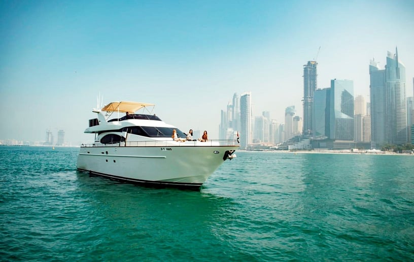 Motorboot Azimut 80 ft in Dubai Marina te huur in Dubai