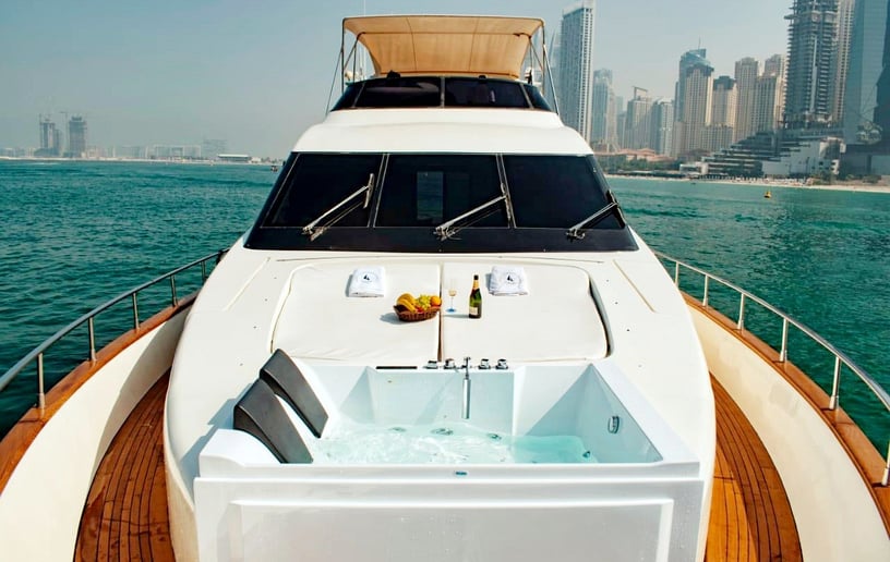 Motorboot Azimut 80 ft in Dubai Marina te huur in Dubai