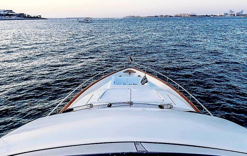 Motorboot Azimut 80 ft in Dubai Marina te huur in Dubai