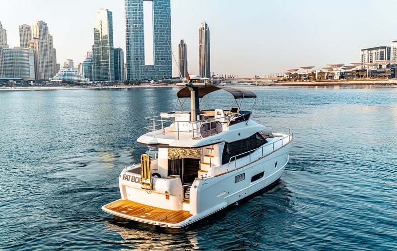 Motorboot Azimut Magellano 43 ft in Dubai Marina te huur in Dubai