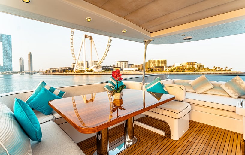 Motorboot Azimut Magellano 66 ft in Dubai Marina te huur in Dubai