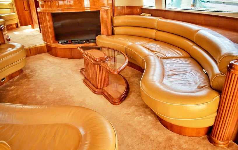 Motorboot Azimut 80 ft in Dubai Marina te huur in Dubai