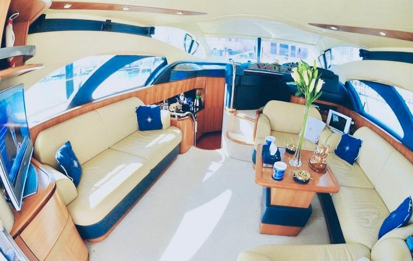 Motorboot Azimut 50 ft in Dubai Marina te huur in Dubai