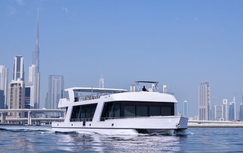 在迪拜 租 Bella Vitta 100 英尺 船屋 在Dubai Harbour