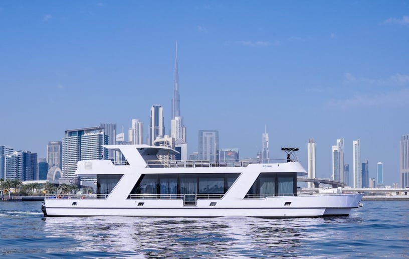 在迪拜 租 Bella Vitta 100 英尺 船屋 在Dubai Harbour