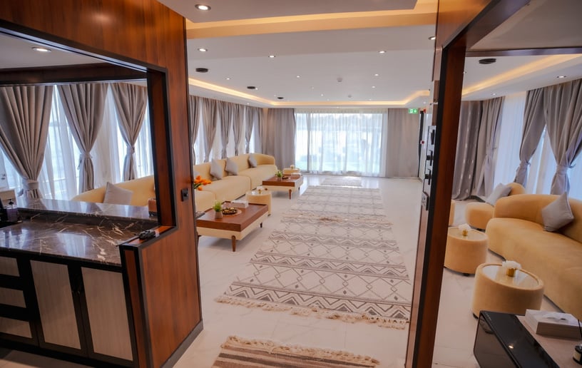 在迪拜 租 Bella Vitta 100 英尺 船屋 在Dubai Harbour