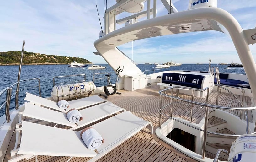 Motorboot Benetti Gallus 115 ft in Dubai Harbour te huur in Dubai