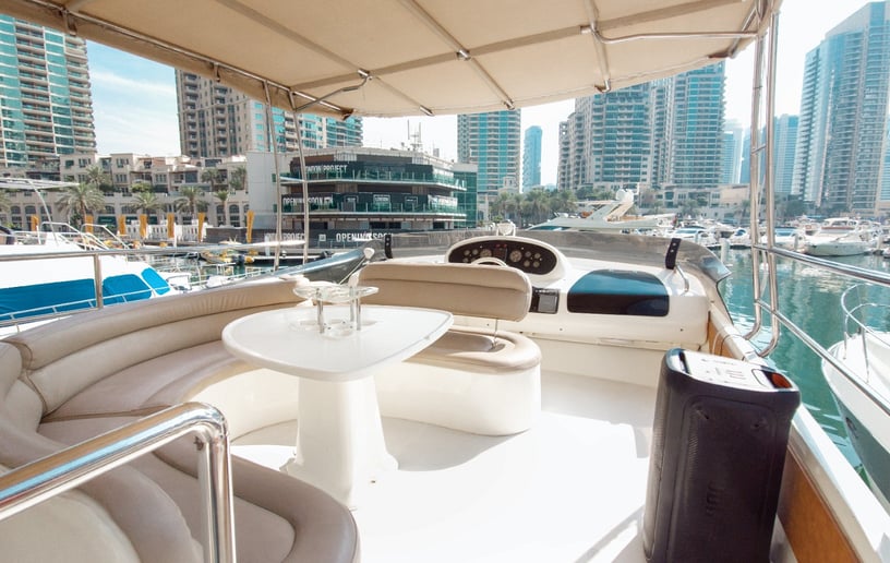 Azimut Etosha 58 Fuß Motorboot in Dubai Marina  zur Miete in Dubai