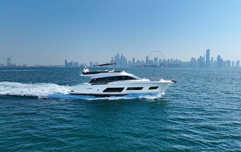 Motorboot Ferretti 67 ft in Dubai Harbour te huur in Dubai 10