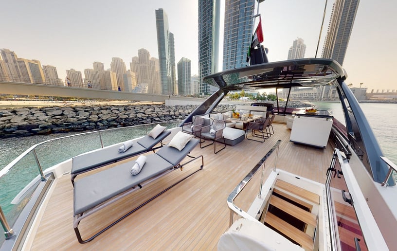 Motorboot Ferretti 78 ft in Dubai Harbour te huur in Dubai