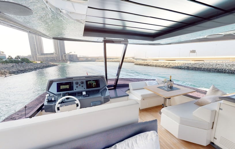 Ferretti 78 футов Моторная лодка в Dubai Harbour для аренды в Дубай