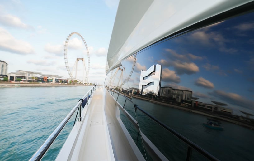 Motorboot Ferretti 67 ft in Dubai Harbour te huur in Dubai 17