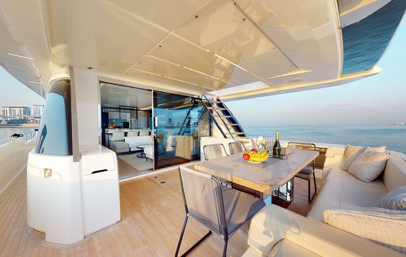 Motorboot Ferretti 78 ft in Dubai Harbour te huur in Dubai