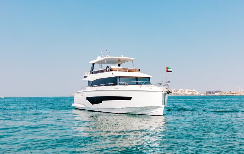 Motorboot Sky Walker Gala 62 ft in Dubai Harbour te huur in Dubai