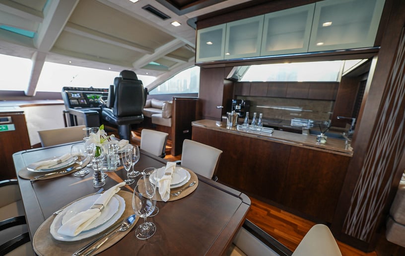 Motorboot Galeon 78 ft in Dubai Harbour te huur in Dubai