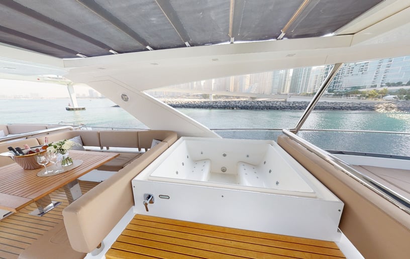 إيجار Galeon 78 قدم زورق قوي فيDubai Harbour في دبي