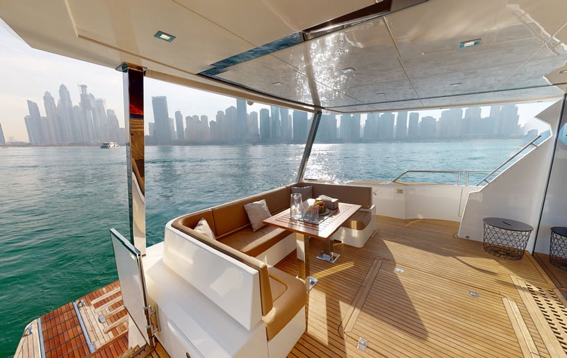 إيجار Galeon 78 قدم زورق قوي فيDubai Harbour في دبي