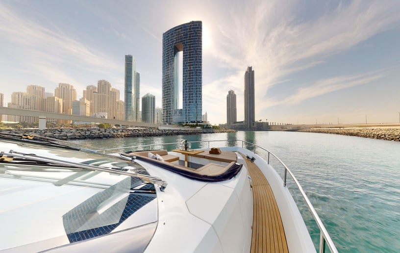 Galeon 78 pied Bateau à moteur à Dubai Harbour à louer à Dubai