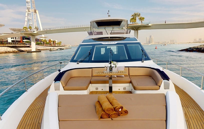 Motorboot Galeon 78 ft in Dubai Harbour te huur in Dubai