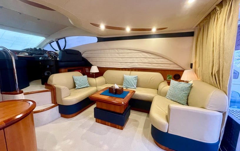 Motorboot Azimut Grand Crew 50 ft in Dubai Marina te huur in Dubai 5