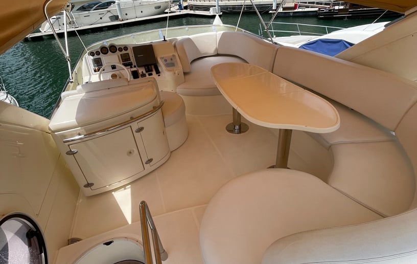 Motorboot Azimut Grand Crew 50 ft in Dubai Marina te huur in Dubai 3