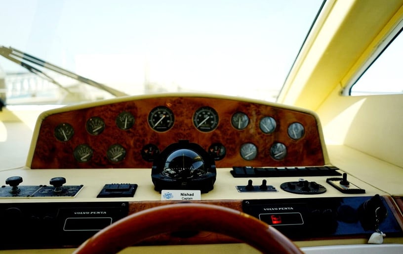 Motorboot Gulf Craft 48 ft in Dubai Harbour te huur in Dubai