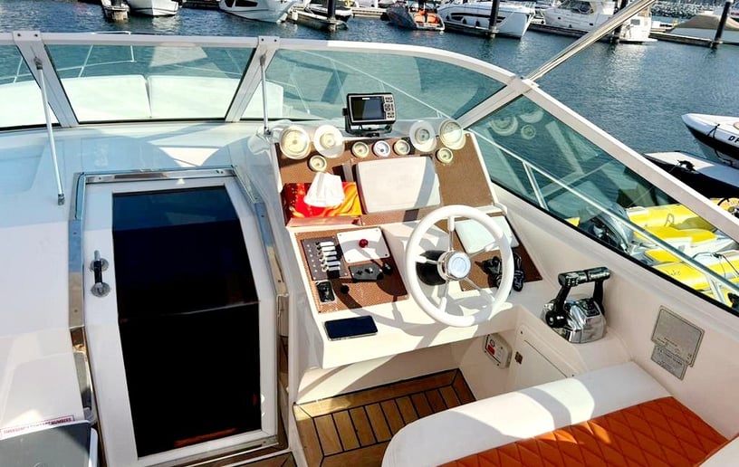 Motorboot Gulf Craft 36 ft in Dubai Marina te huur in Dubai